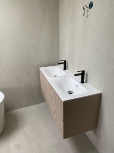 Photo de galerie - Pose meuble vasque suspendu 