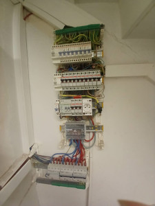 Photo de galerie - Installation et remise en conformité électrique 