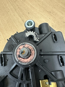 Photo de galerie - Changement moteur toit ouvrant 