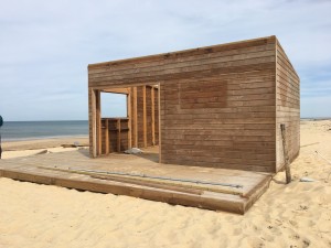 Photo de galerie - Montage cabane de plage 