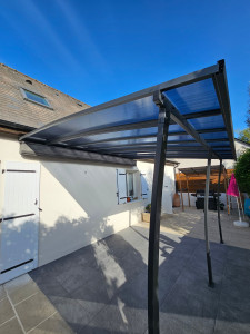 Photo de galerie - Nouveau carrelage + pose de pergola 