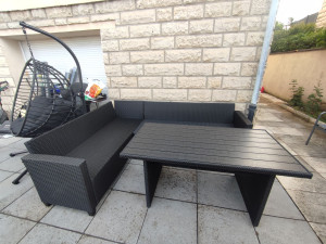 Photo de galerie - Montage balancelle œuf suspendu + grand salon salon de jardin avec table 2/2