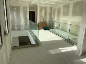 Photo de galerie - Fourniture et pose garde Corp en verre 