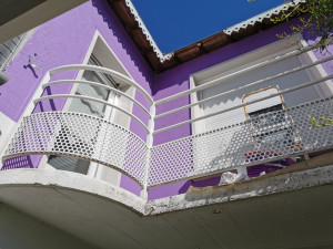 Photo de galerie - Peinture façade , couleur originale .