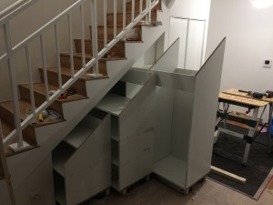 Photo de galerie - Meuble sous escalier en cours