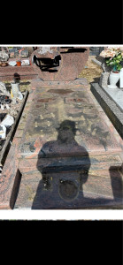 Photo de galerie - Nettoyage pierre tombale 