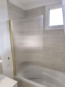 Photo de galerie - Paroi de douche baignoire