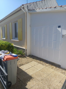 Photo de galerie - Nettoyage façade ainsi que la peinture du garage 