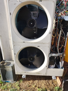 Photo de galerie -  nettoyage d'une Pompe à chaleur 