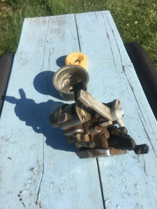 Photo de galerie - Carburateur de motoculteur Honda F310 démonté, sale et joints HS