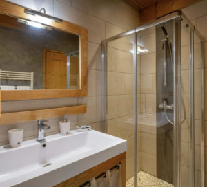 Photo de galerie - Salle de bain terminée. 