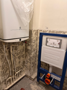 Photo de galerie - Remplacement d’un chauffe-eau électrique et pose d’un WC suspendu