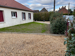 Photo de galerie - Création d allée en gravier plus bordure et terrain engazonné 