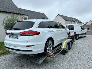 Photo de galerie - Transport avec plateau , véhicule neiman bloqué 