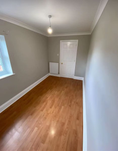 Photo de galerie - Pose parquet et peinture 