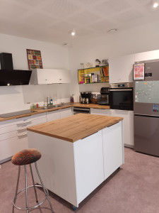 Photo de galerie - Résultat d’un nettoyage minutieux : cuisine entièrement propre, surfaces dégraissées, appareils bien rangés et espace harmonieux. Je m’applique toujours pour offrir un travail soigné et laisser un environnement agréable et impeccable.