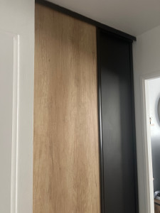 Photo de galerie - Pose porte de placard