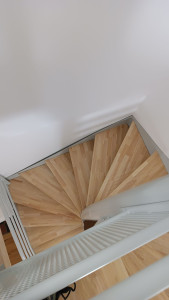Photo de galerie - Pose escalier+fabrication et ajustement marche 