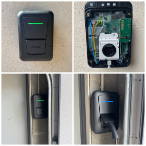 Photo de galerie - Pose de 2 bornes de recharge hager chez 2 clients différents.