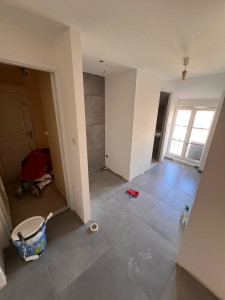 Photo de galerie - Cuisine complète : création d’une cloison, réalisation des bandes et du ratissage, mise en peinture et finitions.