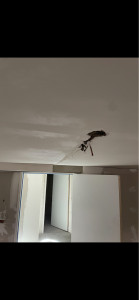 Photo de galerie - Ratissage sur sous sol (crépi très prononcé en béton ) , arrachage des tuyaux condamné et autres métaux lourds 