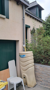 Photo de galerie - Pose d'un receveur d'eau de pluie