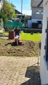 Photo de galerie -     Préparation d'un terrain pour le  potager.