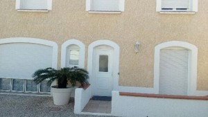 Photo de galerie - Peinture extérieure d'une villa 2 étage 3 faces, murs de clôture et portail.