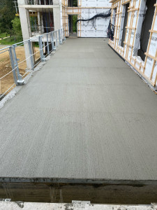 Photo de galerie - Réalisation d’un béton balayé 