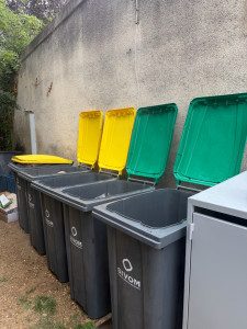 Photo de galerie - Nettoyage de poubelle