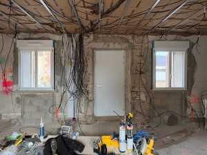 Photo de galerie - Poses de 5 fenêtres une baie vitrée et deux portes d’entrée 