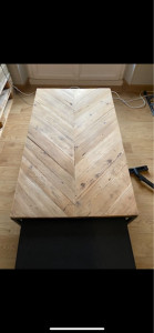 Photo de galerie - Ponçage d’un plateau de table basse pour rénovation  