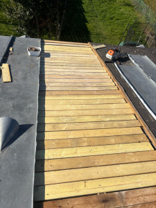 Photo de galerie - Changement du bois sous le zinc