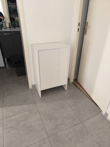 Photo de galerie - Petit meuble d'entrée à une porte 