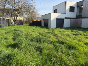 Photo de galerie - Avant débroussaillage d’un jardin 
