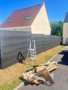 Photo de galerie - Clôture rigide avec occultant composite 