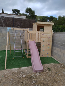 Photo de galerie - Montage cabane + balançoire 