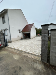 Photo de galerie - Pose des pavés. Encore une chaîne est terminée, Client comptant.