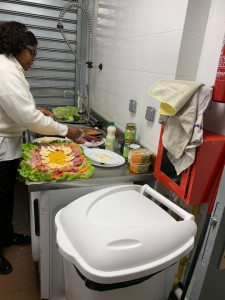 Photo de galerie - Productions  de plusieurs plateaux  de crudités   pour mon client. 