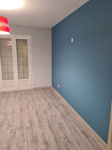Photo de galerie - Montage parquet et peinture 