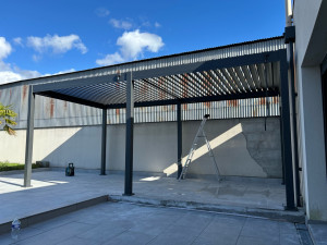 Photo de galerie - Installation pergolas Bio-climatique 
