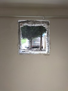 Photo de galerie - Découpe d un mur en béton armé pour installer une fenêtre pvc 