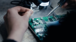 Photo de galerie - Dépannage au composant 