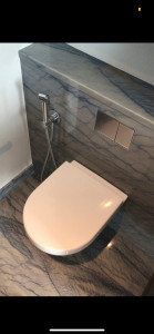 Photo de galerie - Installation d’un WC suspendu avec robinet et plaque de commande encastré 
