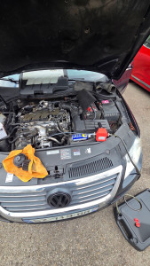 Photo de galerie - Vidange avec pompe a huile facile d'accès et pratique pour déplacement a domicile 