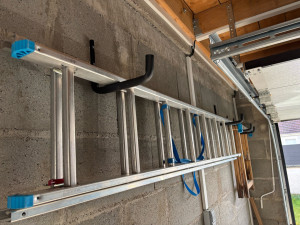 Photo de galerie - Pose crochets de fixation