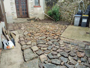 Photo de galerie - Sol de cours en pavé a l'ancienne 