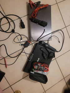 Photo de galerie - 1 ordinateur de diagnostic
2 ordinateur avec manuel de réparation et schéma électrique
3 pain sans permis trique qui fait multimètre
4 testeur de circuit électrique automobile
5 caméra endoscopique à tête articulée