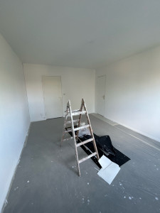 Photo de galerie - Préparation des supports + mise en peinture murs et plafond 