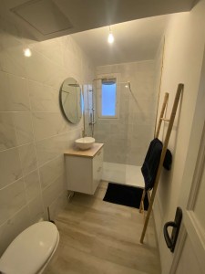 Photo de galerie - Rénovation complète d'une salle de bain .